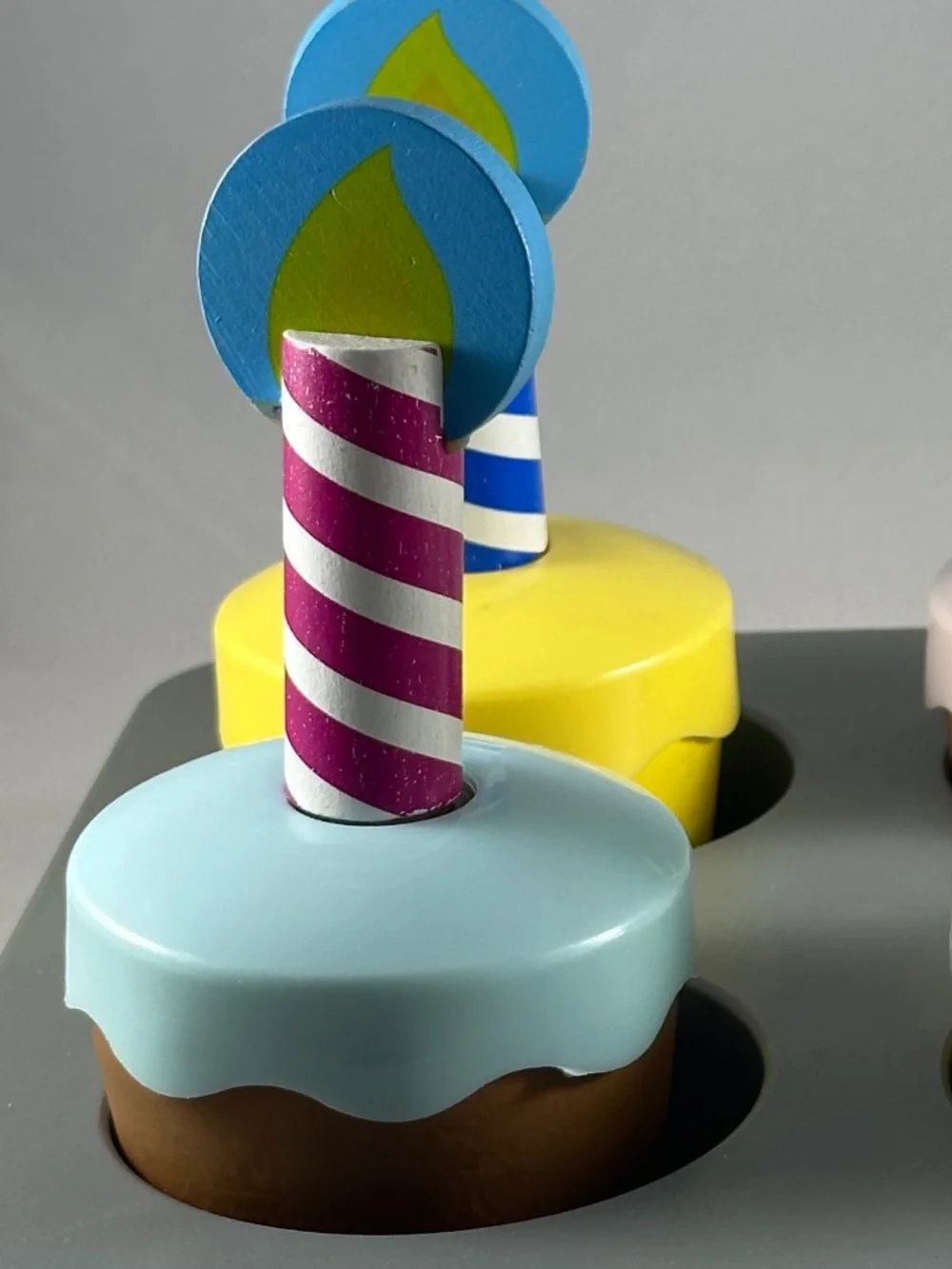 Melissa & Doug Bake & Decorate Wooden Cupcake Set with Oven Mitt